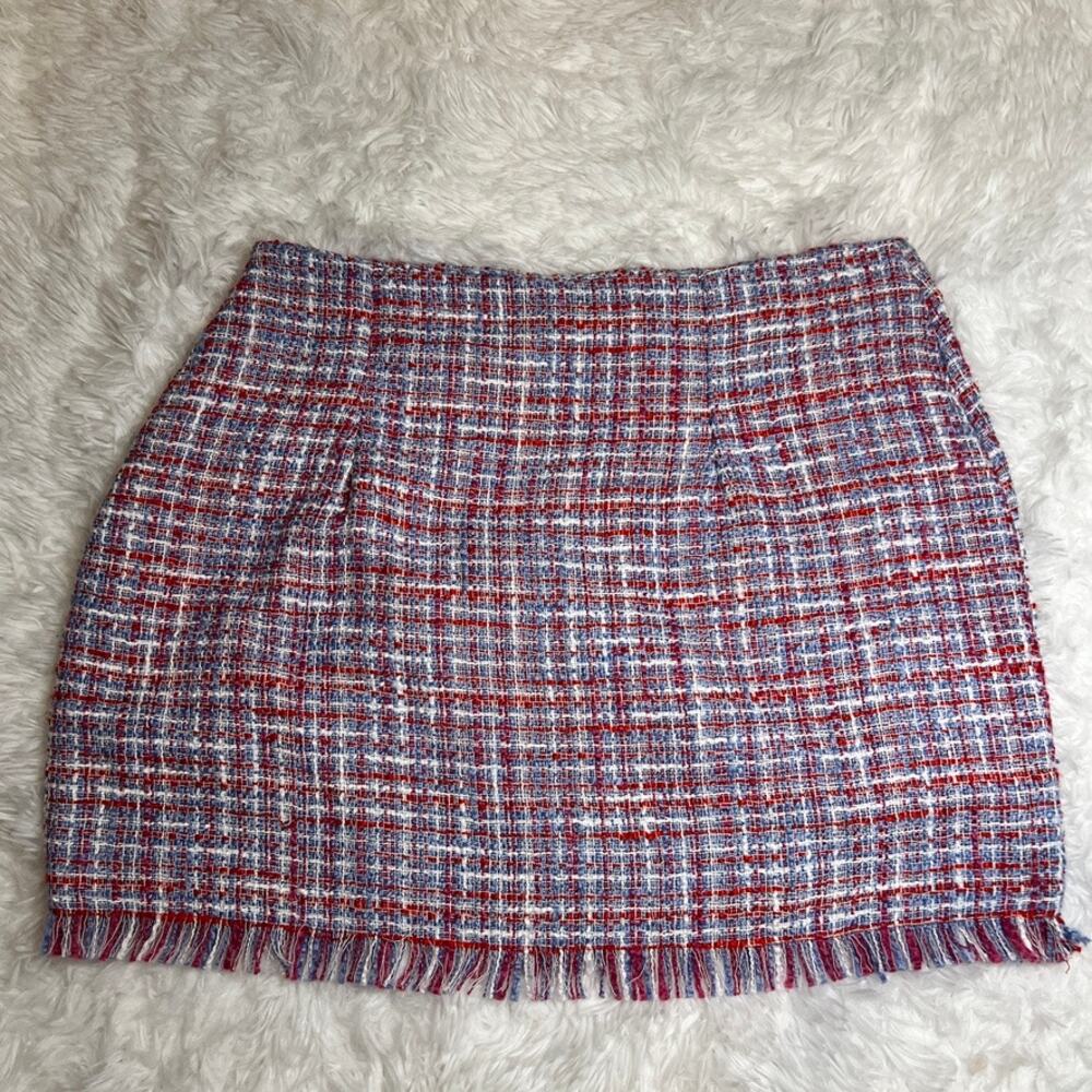 Like New Zara Tweed Mini Skirt with Pearl Buttons Blue, Pink, Red, White Size L - Picture 3 of 9